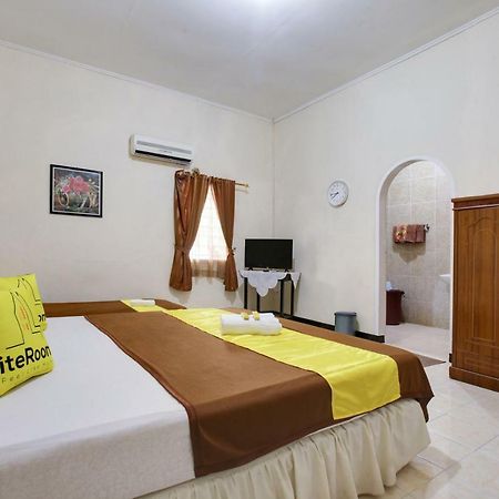 Lite Rooms Bogor Guest House מראה חיצוני תמונה