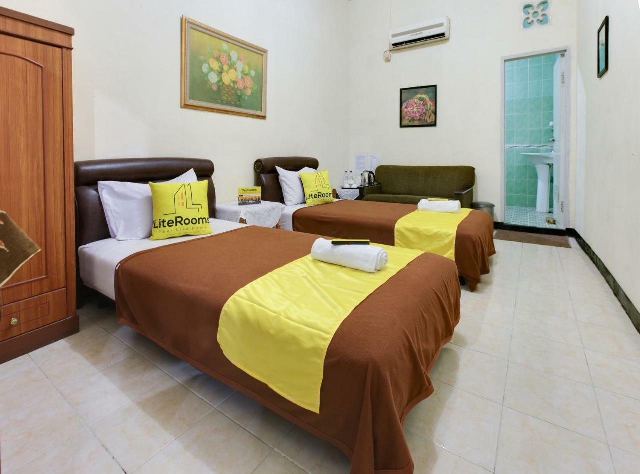 Lite Rooms Bogor Guest House מראה חיצוני תמונה