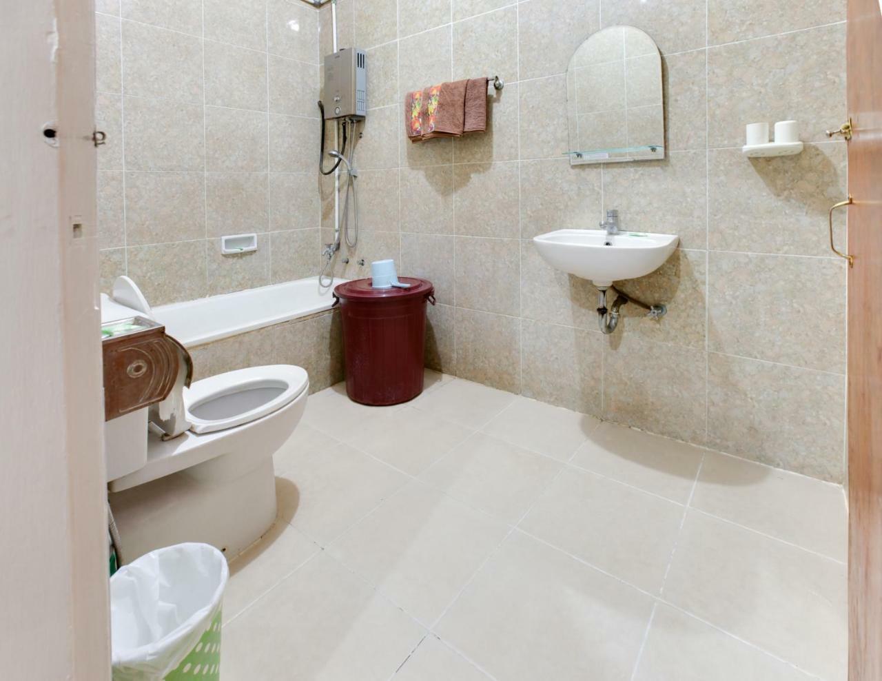 Lite Rooms Bogor Guest House מראה חיצוני תמונה