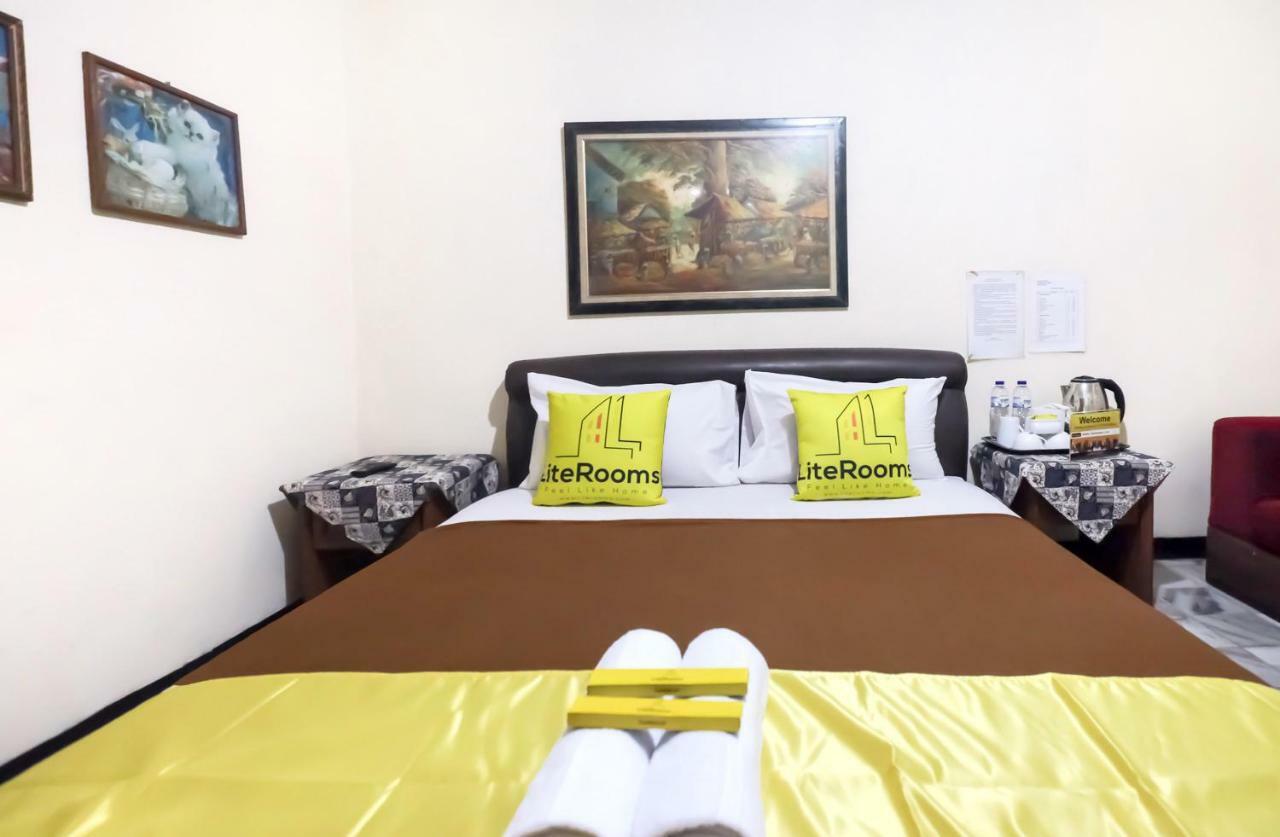 Lite Rooms Bogor Guest House מראה חיצוני תמונה