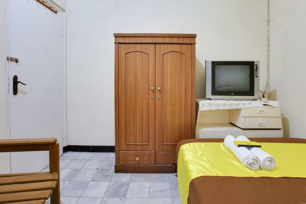 Lite Rooms Bogor Guest House מראה חיצוני תמונה