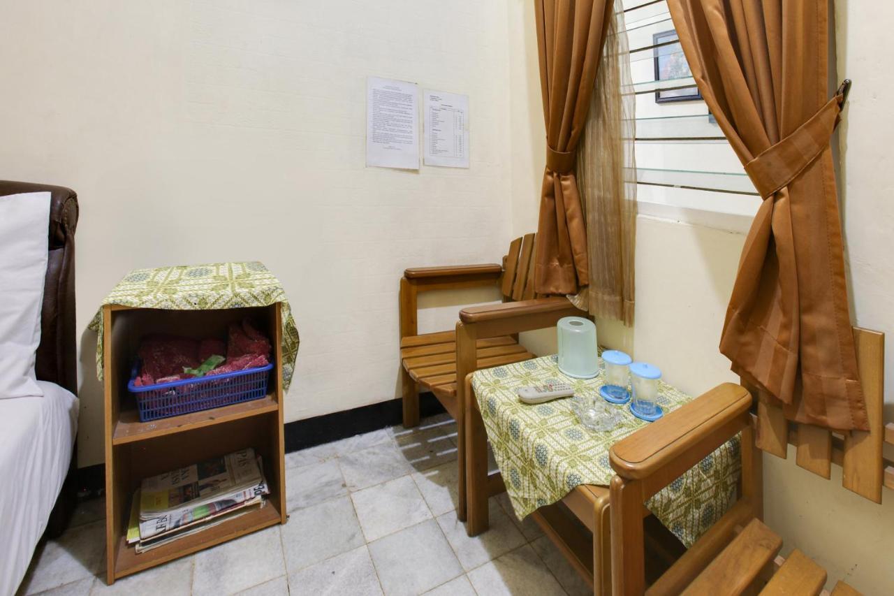 Lite Rooms Bogor Guest House מראה חיצוני תמונה
